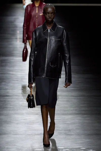 Look 17